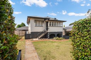 1 Weetwood Street, NEWTOWN, QLD 4350