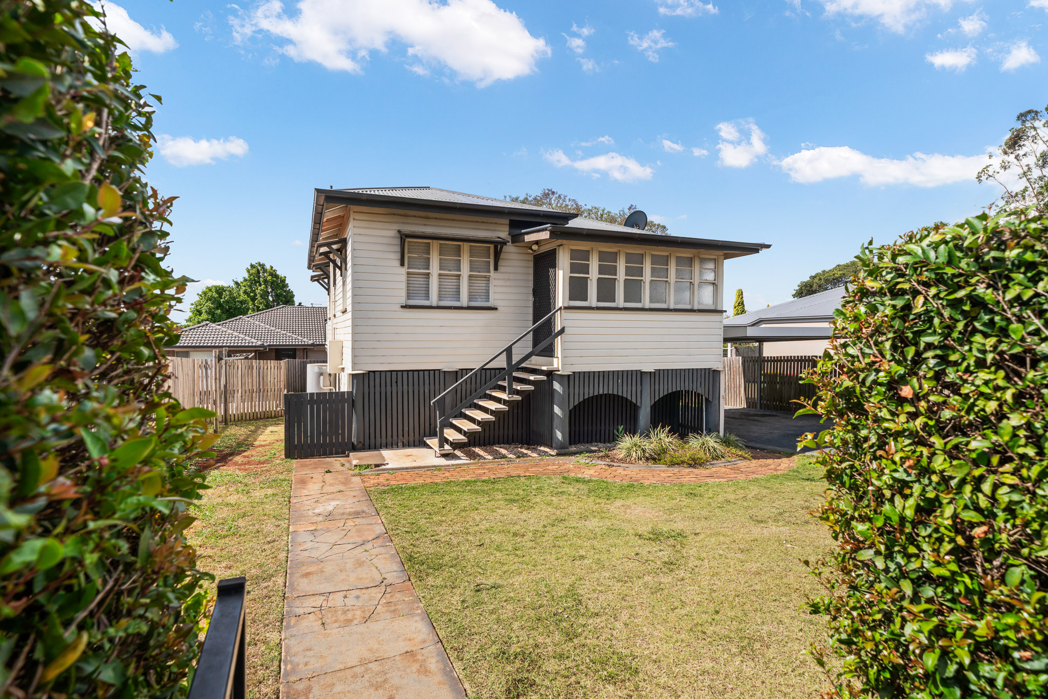 1 Weetwood Street, NEWTOWN, QLD 4350