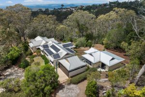 9 Vayro Road, BLUE MOUNTAIN HEIGHTS, QLD 4350