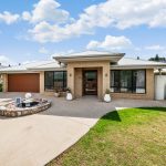 27 Sweeney Street, KEARNEYS SPRING, QLD 4350